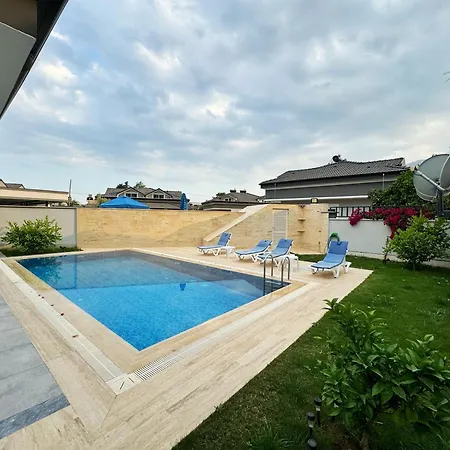 Diamond B1 Blok Ikiz Ortak Havuzlu Villa *